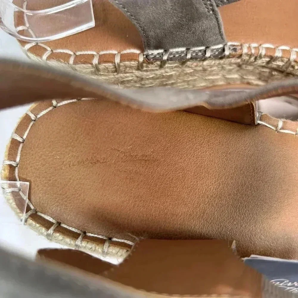 2/$30 Universal Thread Adea Wedge Size 11 Platform Sandal Casual Coastal Raffia